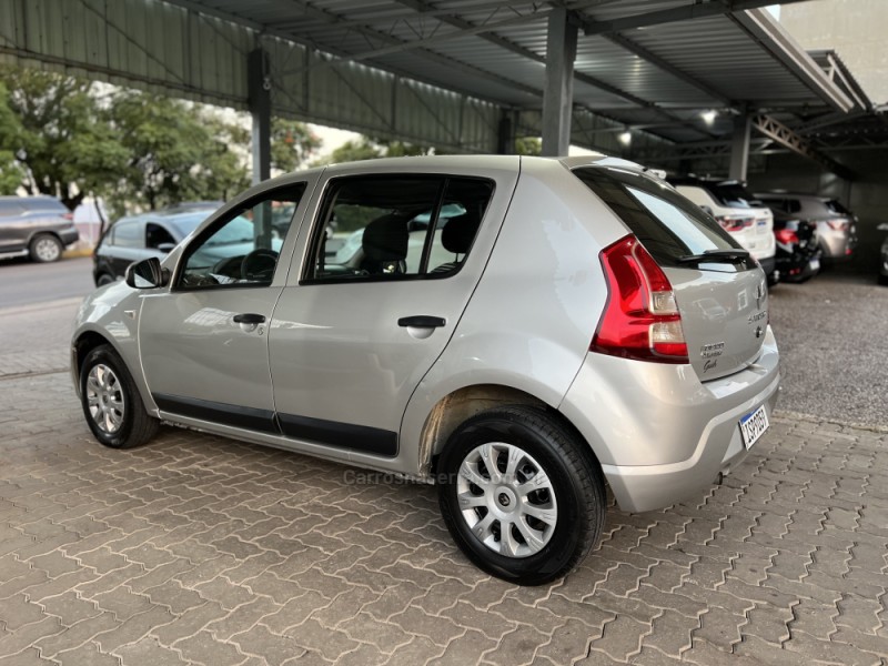 SANDERO 1.0 EXPRESSION 16V FLEX 4P MANUAL - 2012 - BOM PRINCíPIO