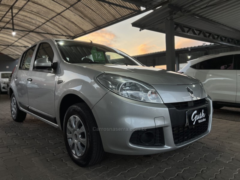 SANDERO 1.0 EXPRESSION 16V FLEX 4P MANUAL - 2012 - BOM PRINCíPIO
