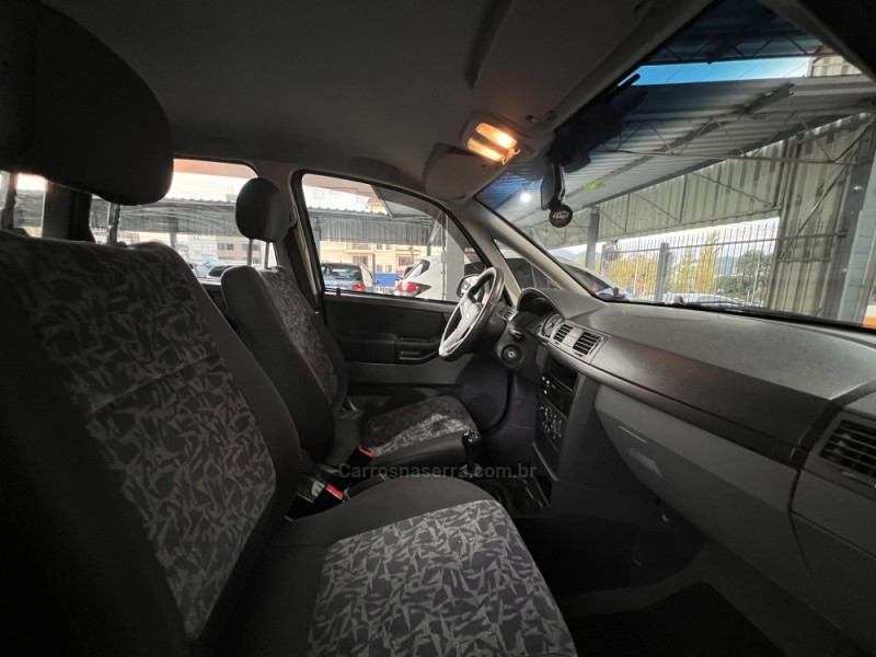 MERIVA 1.8 MPFI CD 8V FLEX 4P MANUAL - 2004 - BOM PRINCíPIO