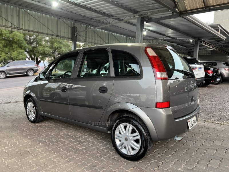 MERIVA 1.8 MPFI CD 8V FLEX 4P MANUAL - 2004 - BOM PRINCíPIO