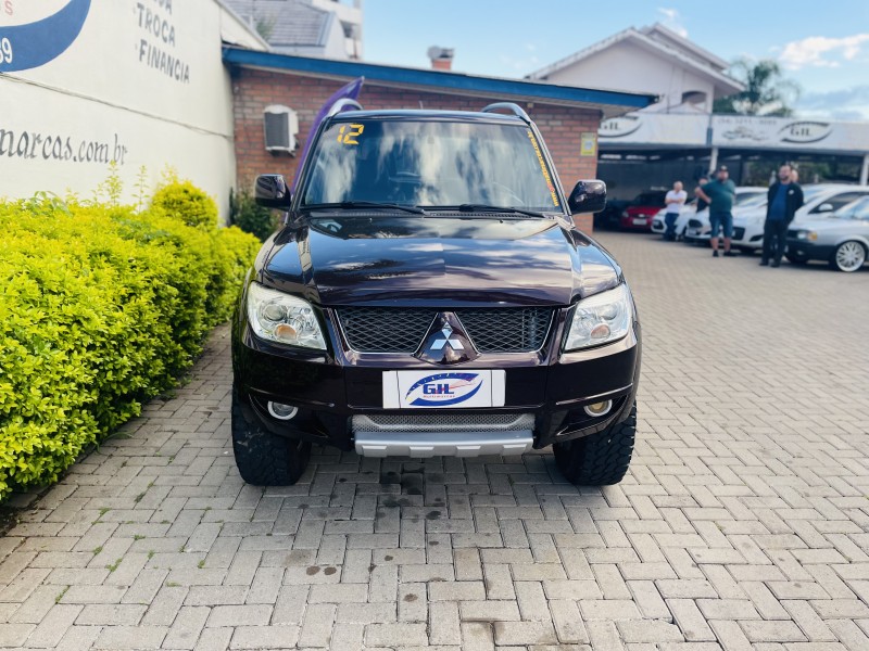 PAJERO TR4 2.0 4X4 16V 140CV FLEX 4P MANUAL - 2012 - CAXIAS DO SUL