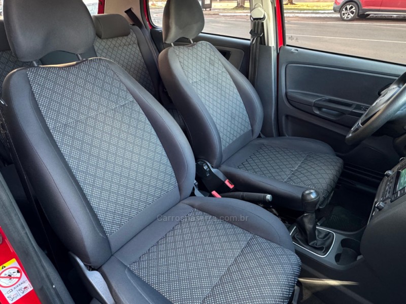 FOX 1.0 MI TRENDLINE 8V FLEX 4P MANUAL - 2015 - LAGOA VERMELHA