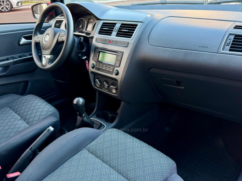 FOX 1.0 MI TRENDLINE 8V FLEX 4P MANUAL - 2015 - LAGOA VERMELHA