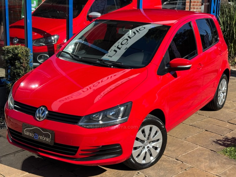 FOX 1.0 MI TRENDLINE 8V FLEX 4P MANUAL - 2015 - LAGOA VERMELHA