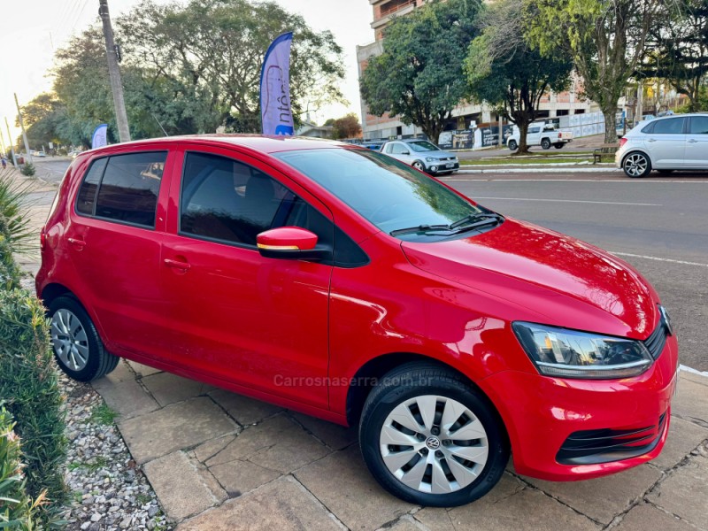 FOX 1.0 MI TRENDLINE 8V FLEX 4P MANUAL - 2015 - LAGOA VERMELHA