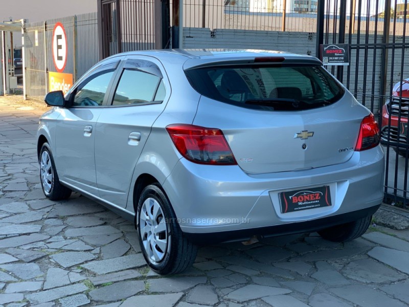 ONIX 1.4 MPFI LT 8V FLEX 4P MANUAL - 2013 - CAXIAS DO SUL