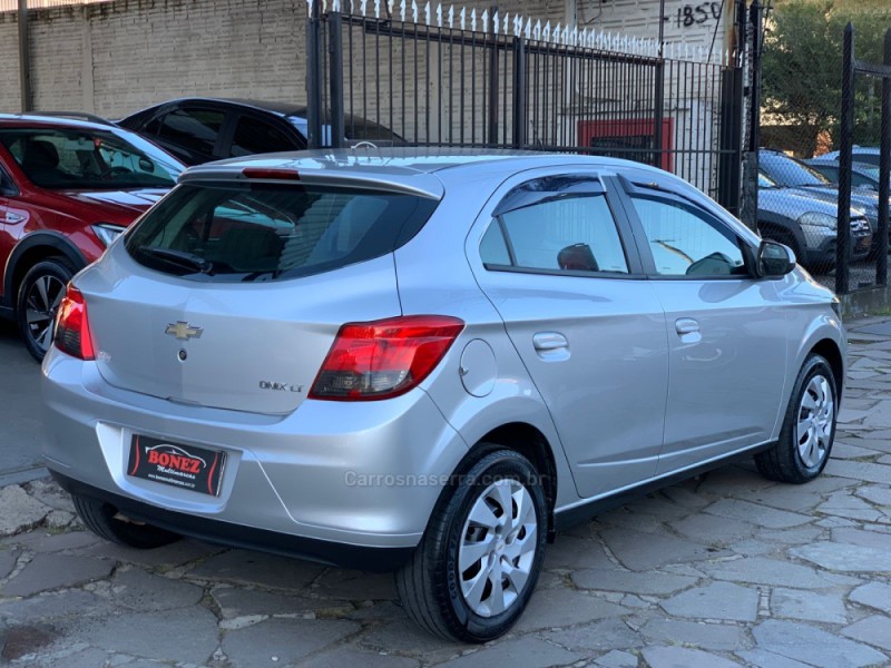 ONIX 1.4 MPFI LT 8V FLEX 4P MANUAL - 2013 - CAXIAS DO SUL