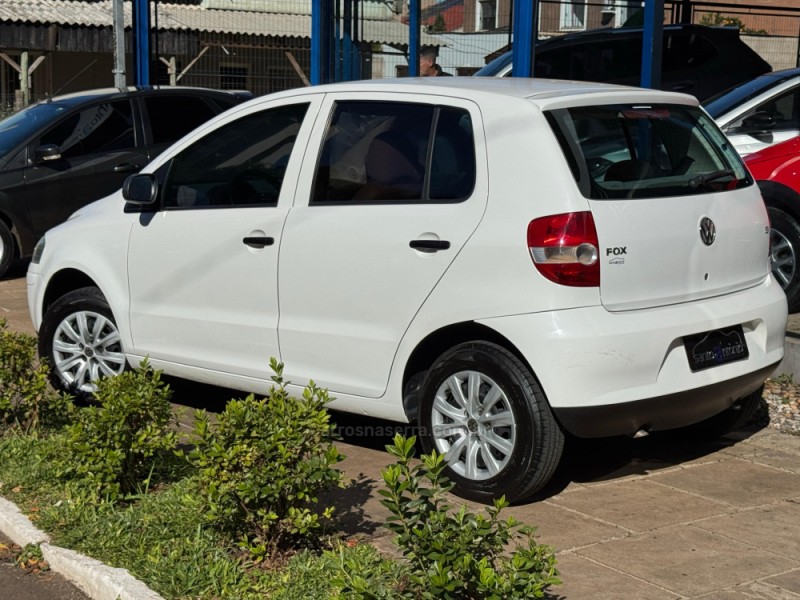 FOX 1.6 MI PLUS 8V FLEX 4P MANUAL - 2005 - LAGOA VERMELHA