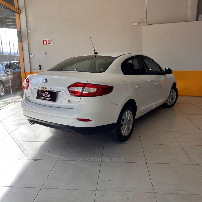 FLUENCE 2.0 DYNAMIQUE PLUS 16V FLEX 4P AUTOMÁTICO - 2017 - SAPUCAIA DO SUL