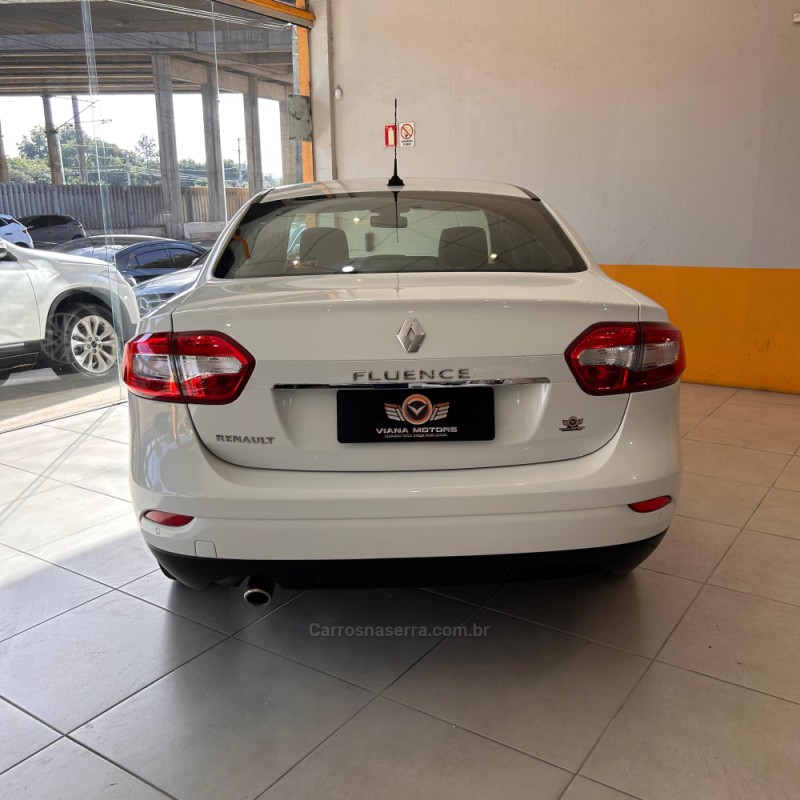 FLUENCE 2.0 DYNAMIQUE PLUS 16V FLEX 4P AUTOMÁTICO - 2017 - SAPUCAIA DO SUL