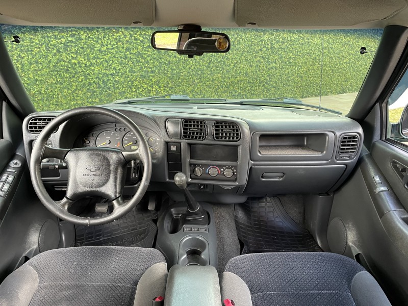 S10 2.8 DLX 4X2 CD 12V TURBO INTERCOOLER DIESEL 4P MANUAL - 2002 - FARROUPILHA