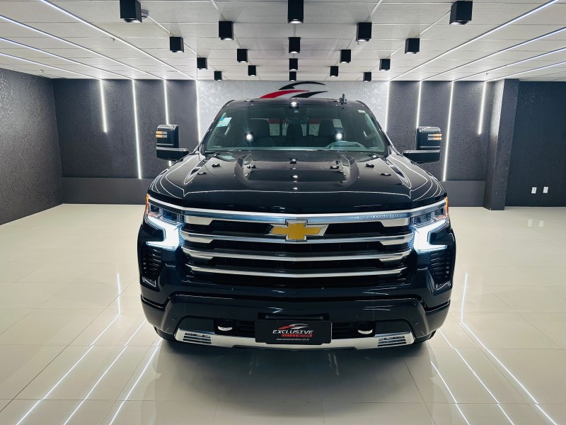 SILVERADO 5.3 1500 HIGH 4X4 COUNTRY GASOLINA 4X4 AUTOMÁTICO - 2024 - CAXIAS DO SUL