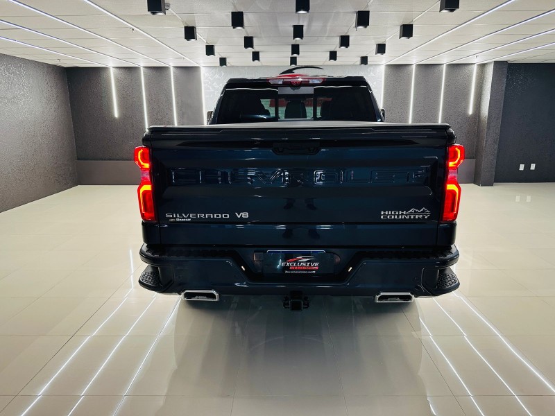 SILVERADO 5.3 1500 HIGH 4X4 COUNTRY GASOLINA 4X4 AUTOMÁTICO - 2024 - CAXIAS DO SUL