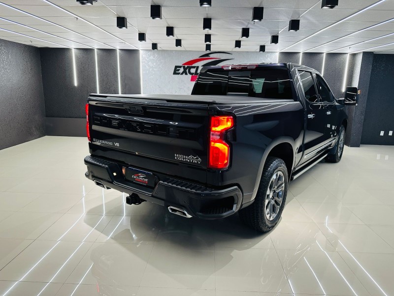 SILVERADO 5.3 1500 HIGH 4X4 COUNTRY GASOLINA 4X4 AUTOMÁTICO - 2024 - CAXIAS DO SUL