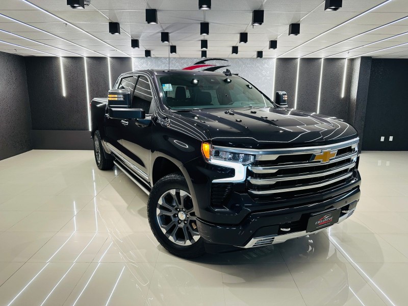 SILVERADO 5.3 1500 HIGH 4X4 COUNTRY GASOLINA 4X4 AUTOMÁTICO - 2024 - CAXIAS DO SUL