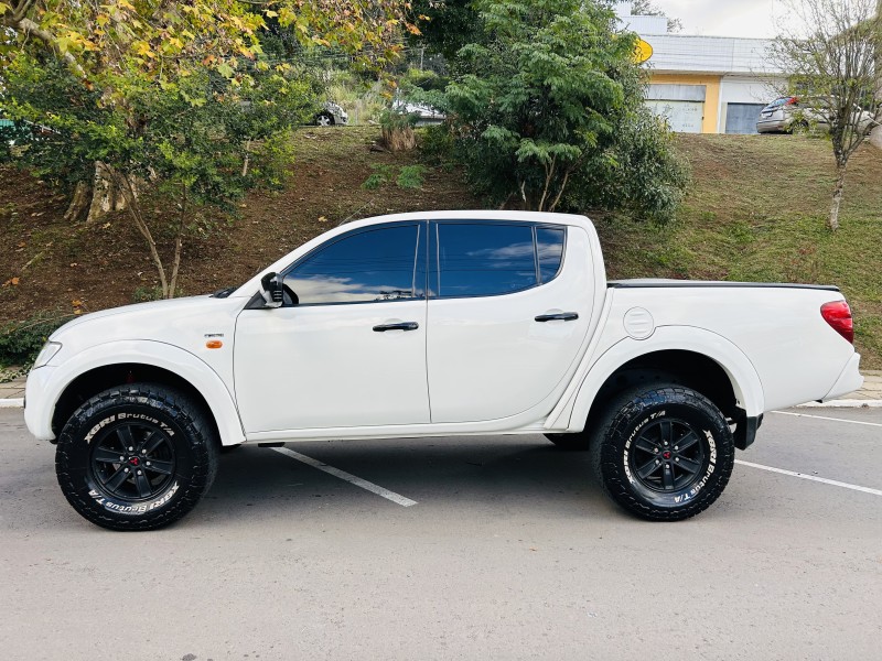 L200 TRITON 3.2 HPE 4X4 CD 16V TURBO INTERCOOLER DIESEL 4P MANUAL - 2010 - BENTO GONçALVES