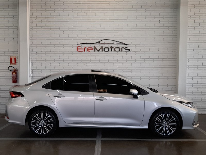 COROLLA 2.0 ALTIS PREMIUM 16V FLEX 4P AUTOMÁTICO - 2023 - ERECHIM