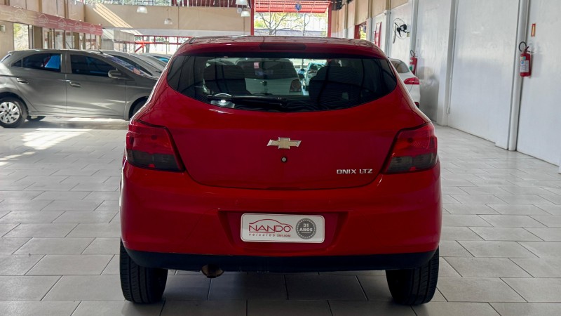 ONIX 1.4 MPFI LTZ 8V FLEX 4P AUTOMÁTICO - 2015 - ESTâNCIA VELHA