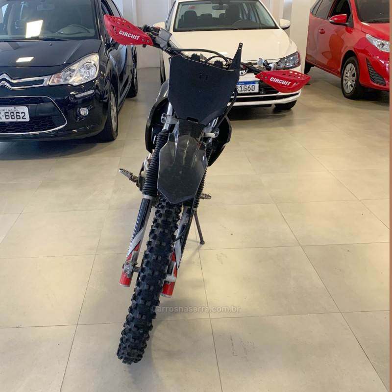 CRF 230F  - 2014 - FLORES DA CUNHA