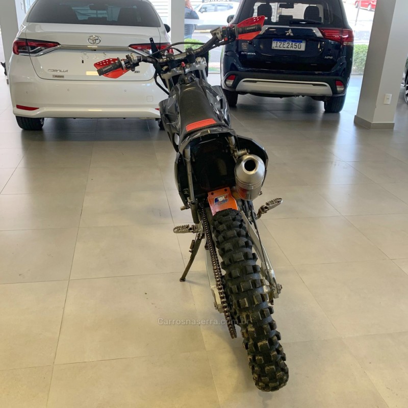 CRF 230F  - 2014 - FLORES DA CUNHA