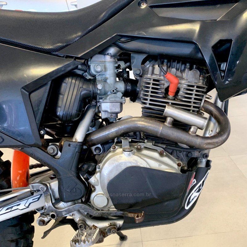 CRF 230F  - 2014 - FLORES DA CUNHA