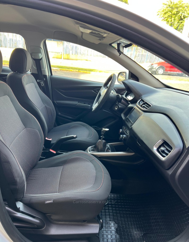 ONIX 1.4 MPFI LTZ 8V FLEX 4P MANUAL - 2016 - PAROBé