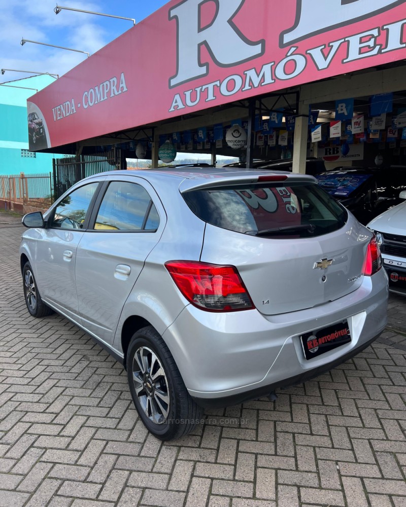 ONIX 1.4 MPFI LTZ 8V FLEX 4P MANUAL - 2016 - PAROBé