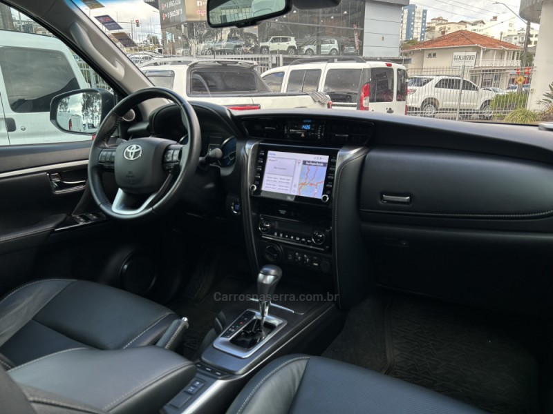 HILUX SW4 2.8 SRX 4X4 7 LUGARES 16V TURBO INTERCOOLER DIESEL 4P AUTOMÁTICO - 2022 - FARROUPILHA