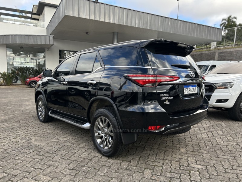 HILUX SW4 2.8 SRX 4X4 7 LUGARES 16V TURBO INTERCOOLER DIESEL 4P AUTOMÁTICO - 2022 - FARROUPILHA