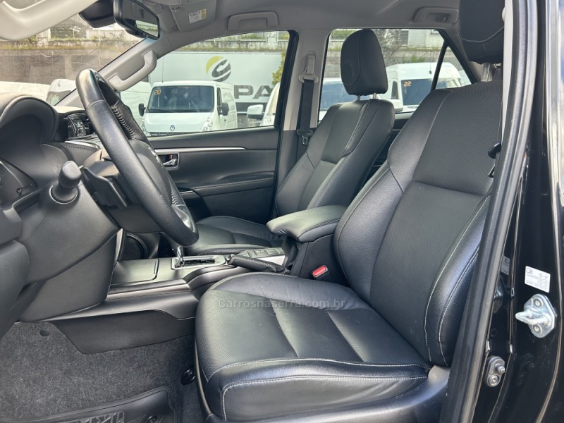 HILUX SW4 2.8 SRX 4X4 7 LUGARES 16V TURBO INTERCOOLER DIESEL 4P AUTOMÁTICO - 2022 - FARROUPILHA