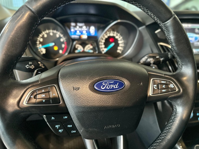 FOCUS 2.0 TITANIUM PLUS FASTBACK 16V FLEX 4P AUTOMÁTICO - 2016 - CAXIAS DO SUL