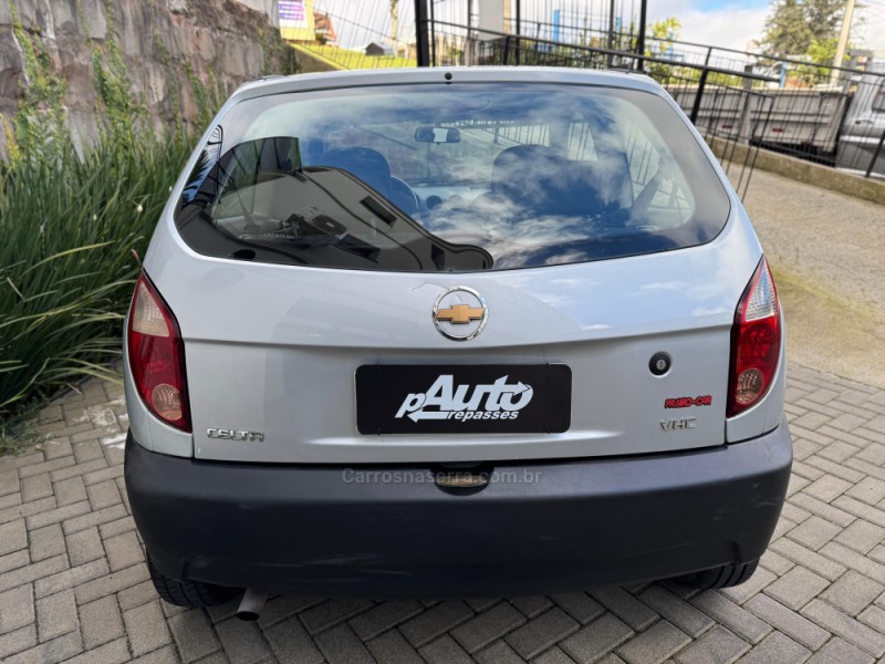 CELTA 1.0 MPFI LIFE 8V FLEX 2P MANUAL - 2011 - FARROUPILHA