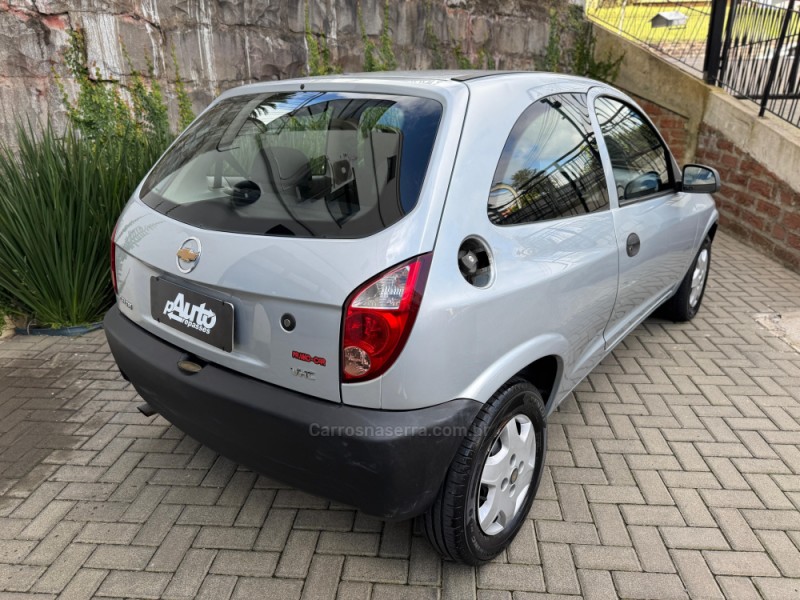 CELTA 1.0 MPFI LIFE 8V FLEX 2P MANUAL - 2011 - FARROUPILHA
