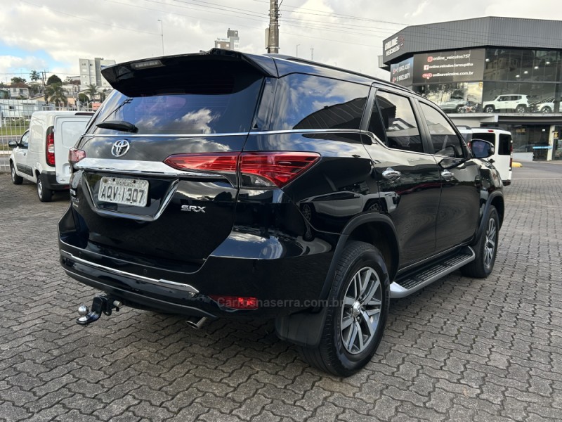 HILUX SW4 2.8 SRX 4X4 7 LUGARES 16V TURBO INTERCOOLER DIESEL 4P AUTOMÁTICO - 2017 - FARROUPILHA