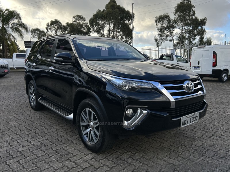 HILUX SW4 2.8 SRX 4X4 7 LUGARES 16V TURBO INTERCOOLER DIESEL 4P AUTOMÁTICO - 2017 - FARROUPILHA