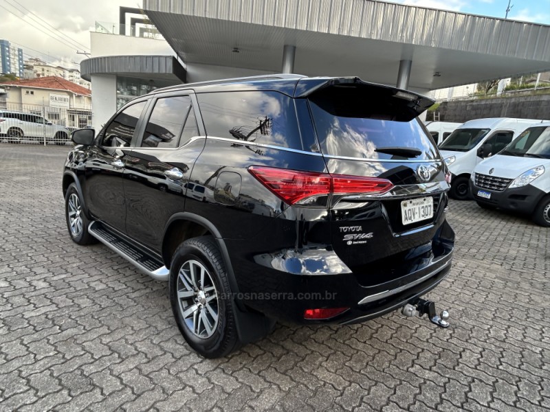 HILUX SW4 2.8 SRX 4X4 7 LUGARES 16V TURBO INTERCOOLER DIESEL 4P AUTOMÁTICO - 2017 - FARROUPILHA
