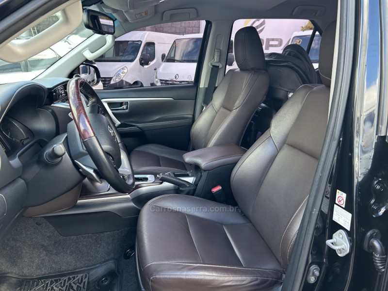 HILUX SW4 2.8 SRX 4X4 7 LUGARES 16V TURBO INTERCOOLER DIESEL 4P AUTOMÁTICO - 2017 - FARROUPILHA