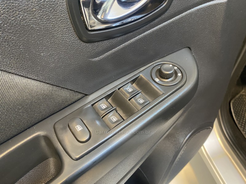 CAPTUR 1.6 16V SCE FLEX ZEN MANUAL - 2019 - BENTO GONçALVES