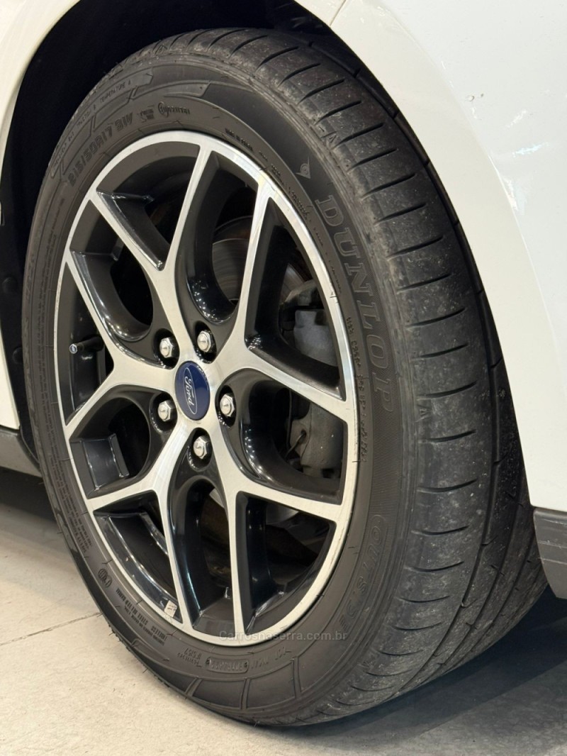 FOCUS 2.0 TITANIUM HATCH 16V FLEX 4P AUTOMÁTICO - 2016 - CAXIAS DO SUL