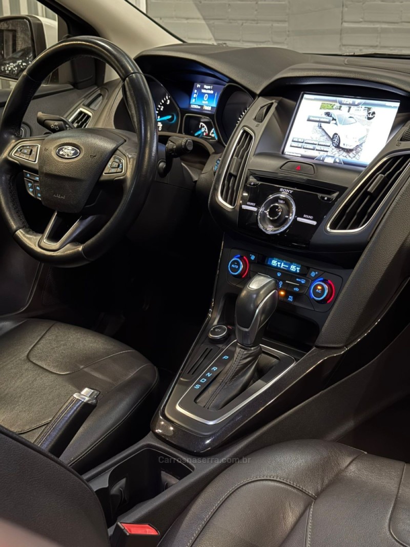 FOCUS 2.0 TITANIUM HATCH 16V FLEX 4P AUTOMÁTICO - 2016 - CAXIAS DO SUL