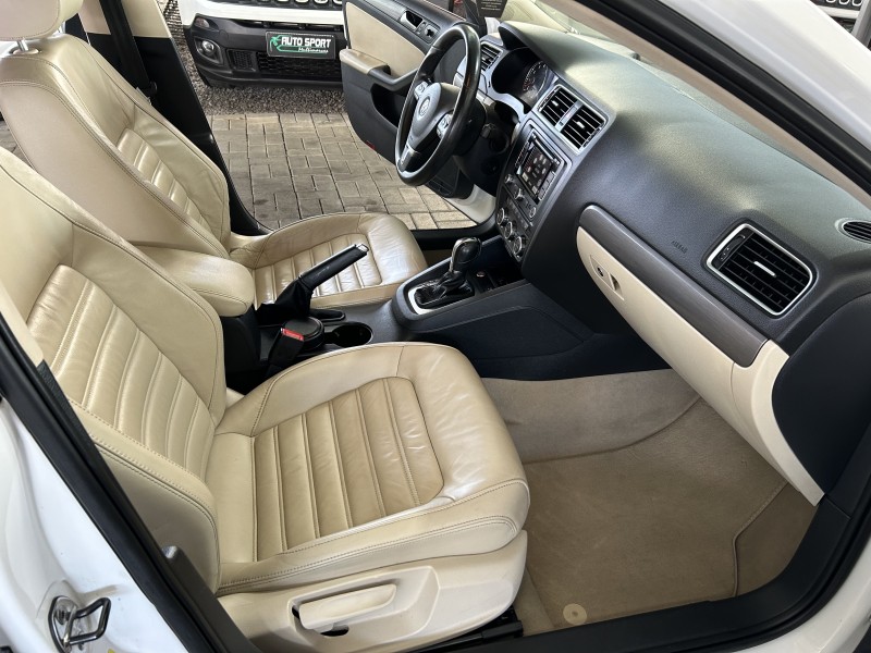 JETTA 2.0 TSI HIGHLINE 211CV GASOLINA 4P DSG - 2013 - CAXIAS DO SUL