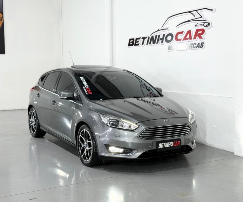 FOCUS 2.0 TITANIUM HATCH 16V FLEX 4P AUTOMÁTICO - 2016 - ESTâNCIA VELHA