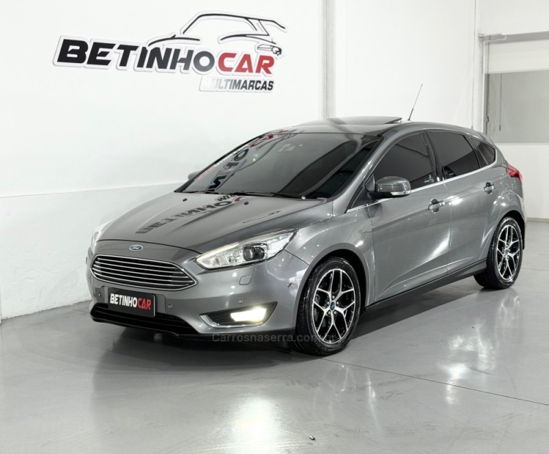 FOCUS 2.0 TITANIUM HATCH 16V FLEX 4P AUTOMÁTICO - 2016 - ESTâNCIA VELHA