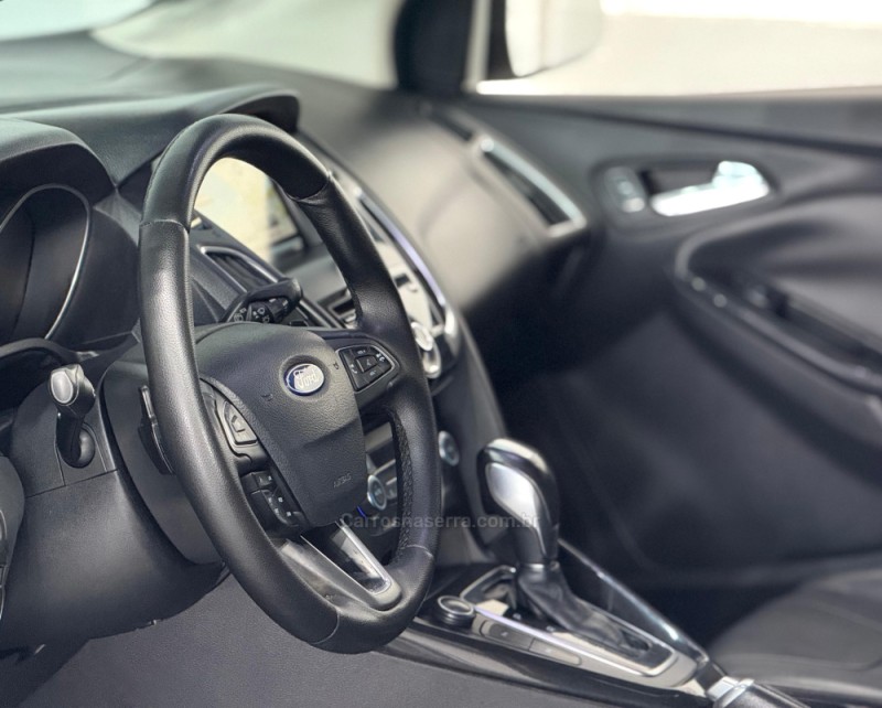 FOCUS 2.0 TITANIUM HATCH 16V FLEX 4P AUTOMÁTICO - 2016 - ESTâNCIA VELHA