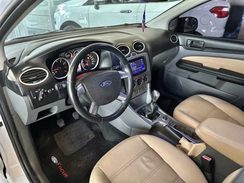 FOCUS 1.6 GLX 8V GASOLINA 4P MANUAL - 2011 - CAXIAS DO SUL
