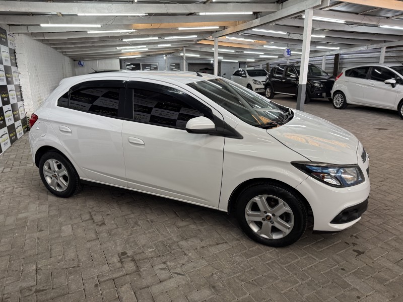 ONIX 1.4 MPFI LT 8V FLEX 4P MANUAL - 2013 - CAXIAS DO SUL