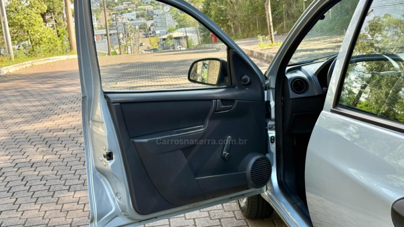 CELTA 1.0 MPFI LS 8V FLEX 4P MANUAL - 2011 - GUAPORé