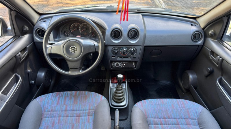 CELTA 1.0 MPFI LS 8V FLEX 4P MANUAL - 2011 - GUAPORé