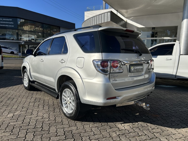 HILUX SW4 3.0 SRV 4X4 7 LUGARES 16V TURBO INTERCOOLER DIESEL 4P AUTOMÁTICO - 2013 - FARROUPILHA