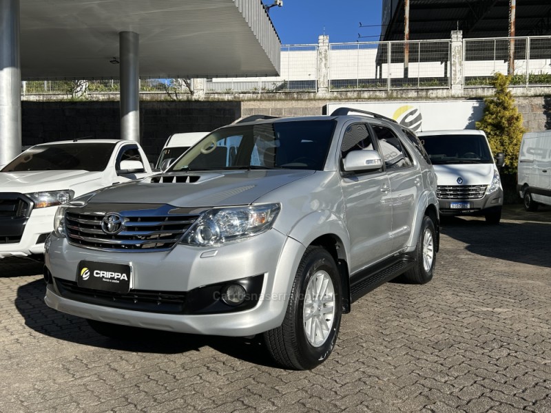 hilux sw4 3.0 srv 4x4 7 lugares 16v turbo intercooler diesel 4p automatico 2013 farroupilha